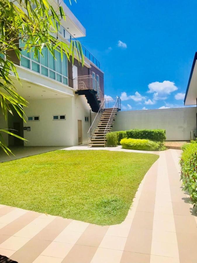Abreeza Place by Chriza Davao Exterior foto