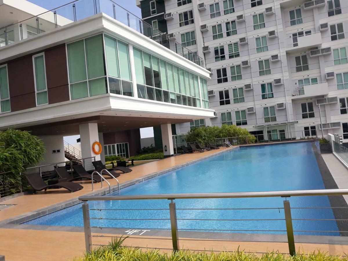 Abreeza Place by Chriza Davao Exterior foto